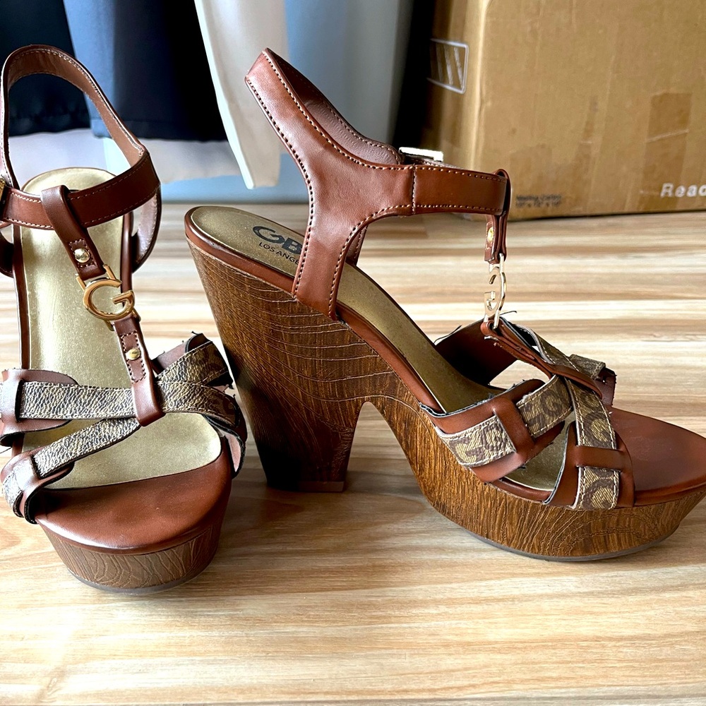 3/$25•GBG Los Angeles Wedge Platform Heels•Size 9